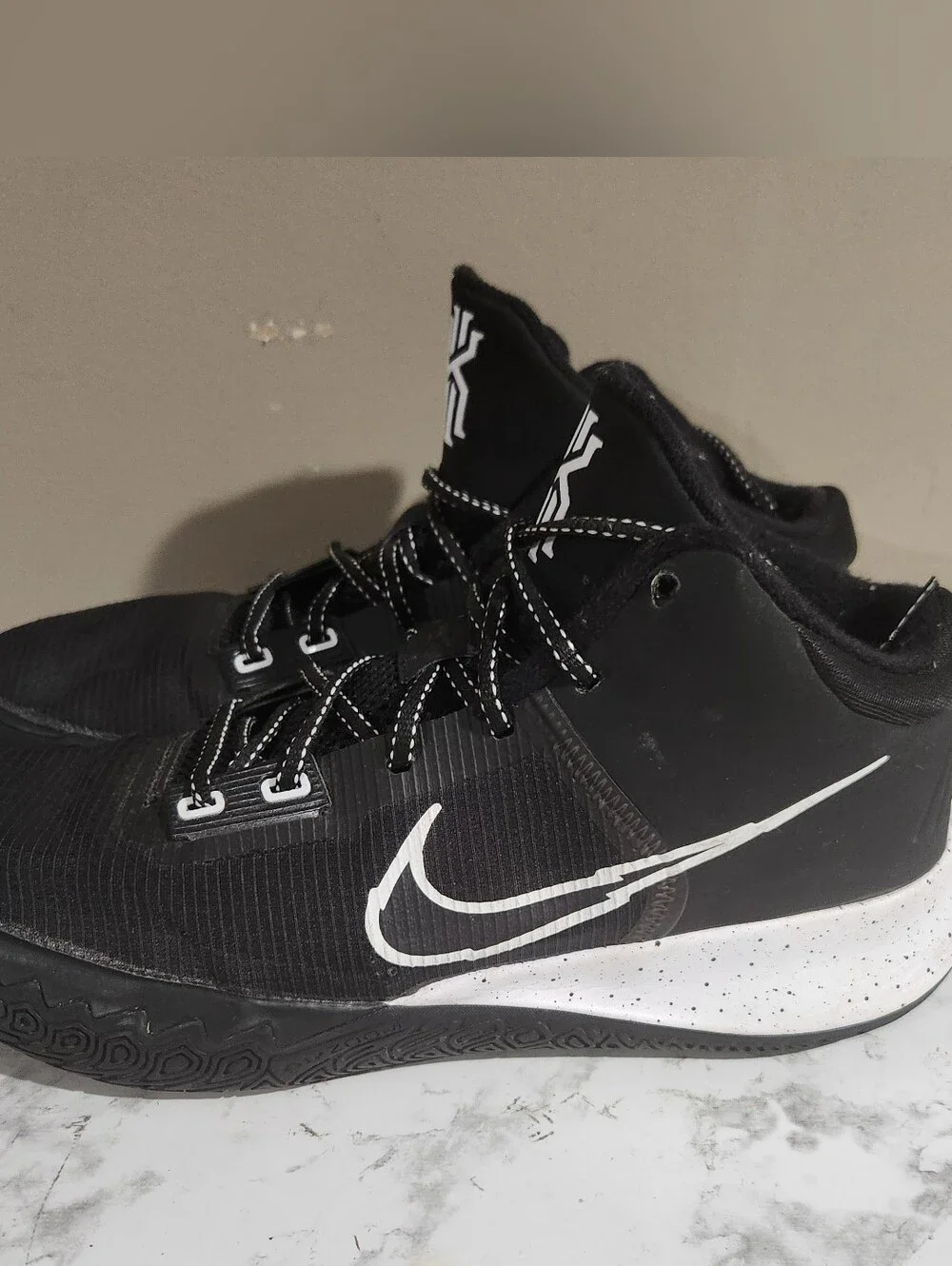 Nike Kyrie Flytrap 4 EP Black White sz 12